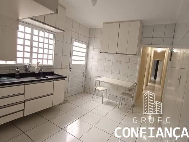 Casa para Venda em São José dos Campos - 4