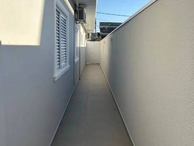 Casa para Venda em São José dos Campos - 4